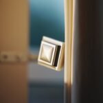 Membedah 5 Perbedaan Antara Pintu Minimalis dan Pintu Klasik yang Perlu Anda Tahu