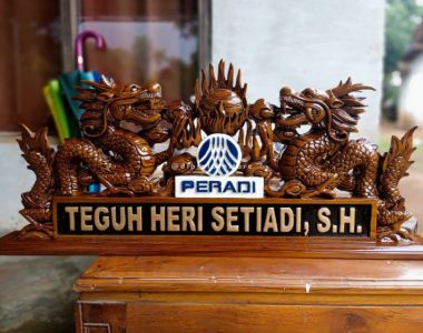 papan nama meja