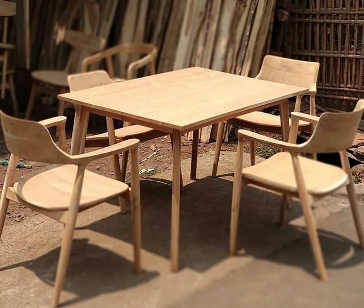 Keunggulan Menggunakan Furniture Cafe dari Kayu Solid