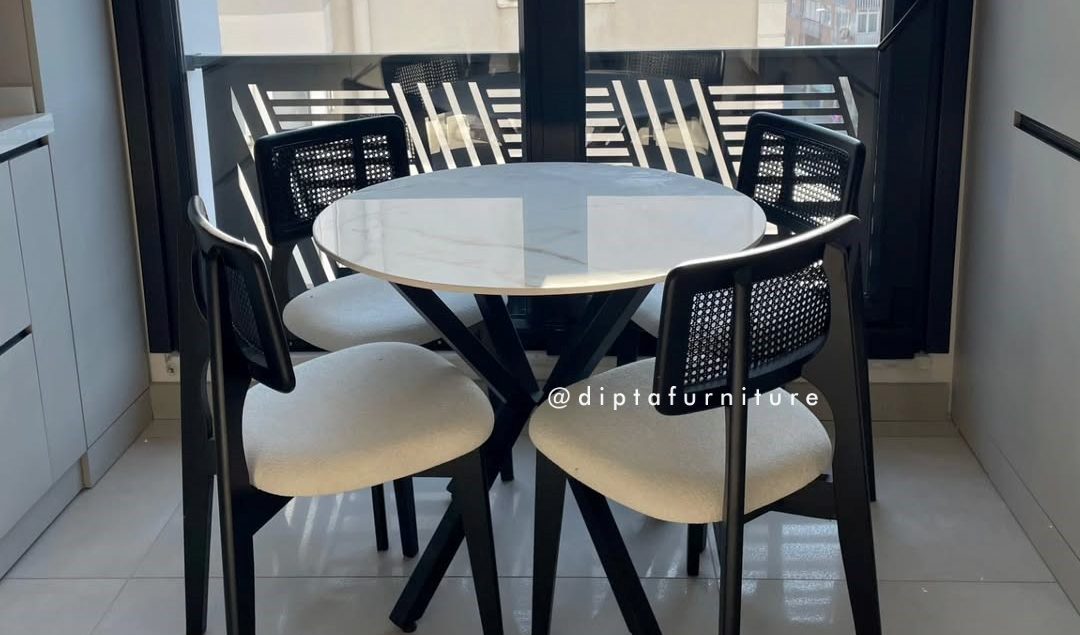 Set Meja Cafe Ruang Tamu Kecil 4 Kursi Cafe Resto Jepang Kacang (1)