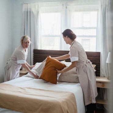 Tips Merawat Tempat Tidur Kayu Jati agar Awet dan Tetap Indah