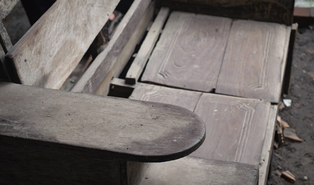 Cara Merawat Sofa Kayu agar Tidak Mudah Rusak