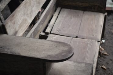 Cara Merawat Sofa Kayu agar Tidak Mudah Rusak