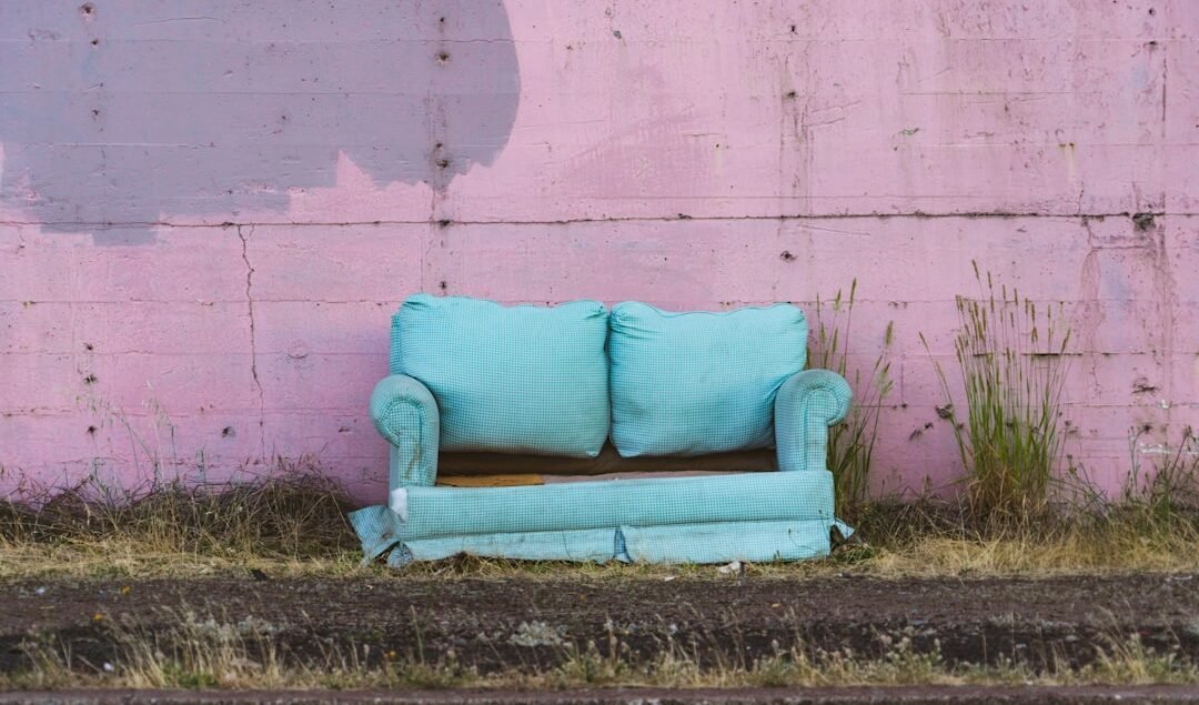 Cara Menghilangkan Noda Membandel pada Sofa