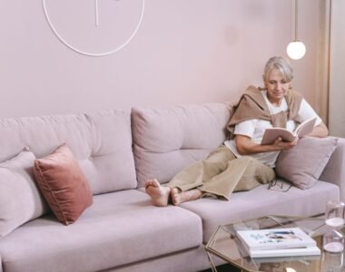 Sofa Tanpa Sandaran Tangan untuk Ruangan Minimalis