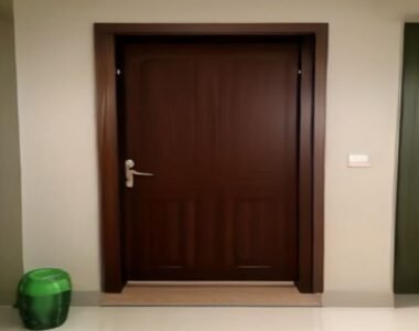 pintu single terbaik untuk rumah kecil