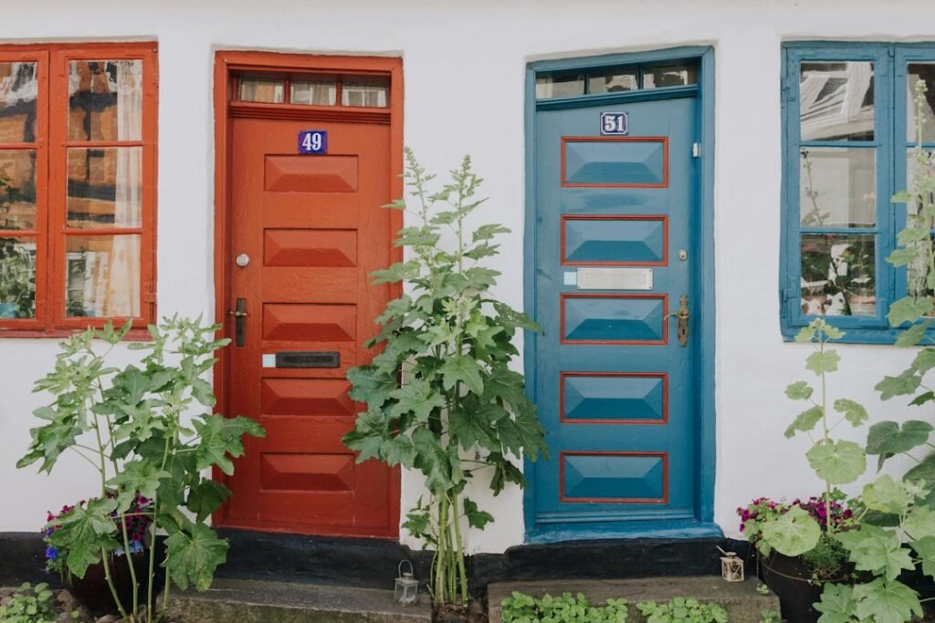 apa saja jenis pintu yang sesuai untuk rumah minimalis