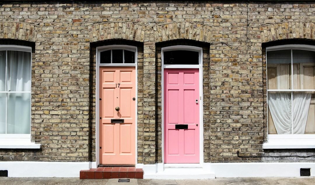 apa saja jenis pintu yang sesuai untuk rumah minimalis