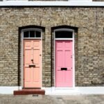 Apa Saja Jenis Pintu yang Sesuai untuk Rumah Minimalis? Temukan 5 Pilihan Ideal!