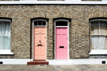 apa saja jenis pintu yang sesuai untuk rumah minimalis