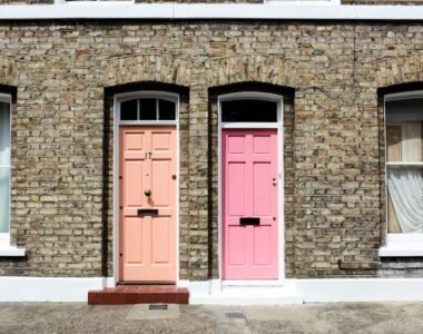 apa saja jenis pintu yang sesuai untuk rumah minimalis